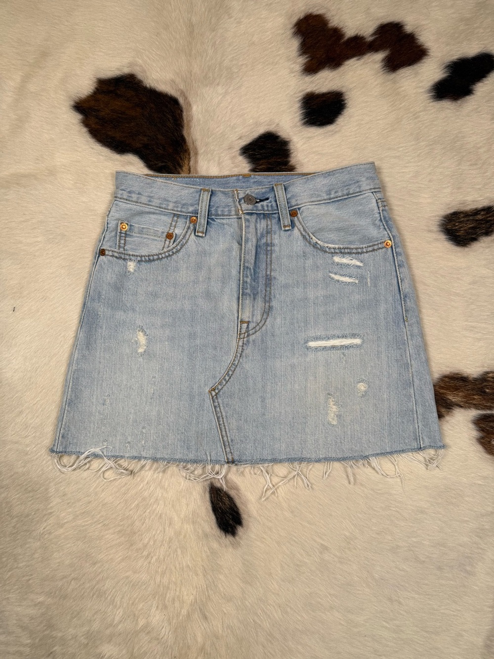 Levi’s Light Wash Distressed Denim Mini Skirt Size 25